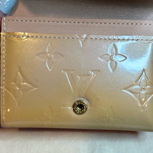 Louis Vuitton Cream Envelope Carte de Visite Monogram Vernis Wallet - Picture 13 of 15